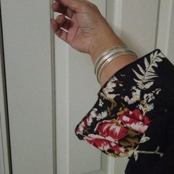 Woman's Shein curves  black floral long sleeve dress 4x **read 3x - Picture 7 of 7